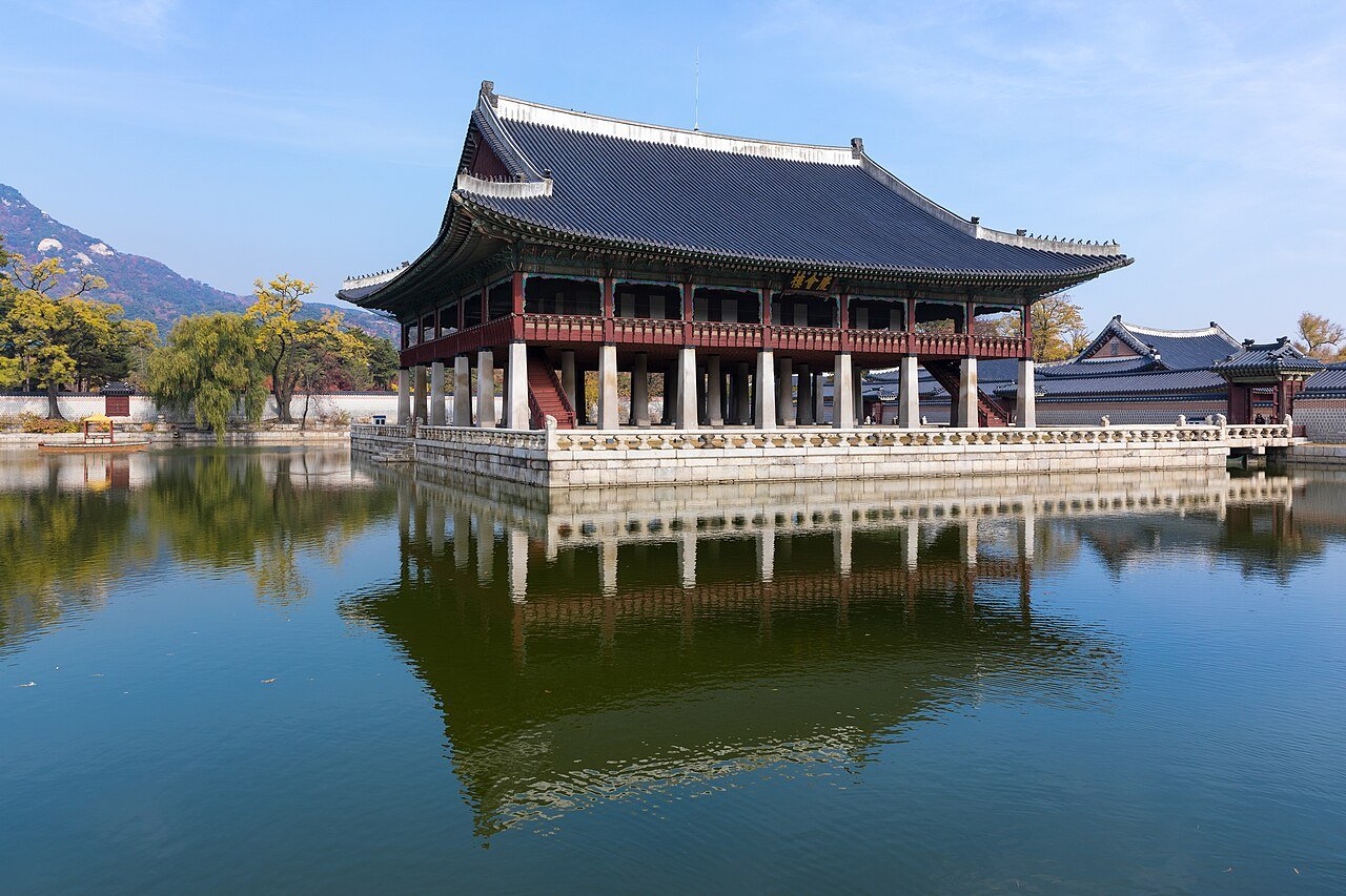Gyeonghoeru pavilion at Gyeongbokgung Palace reflected in its pond in Seoul